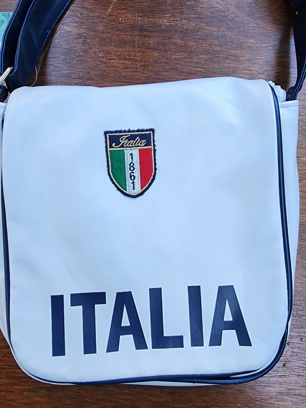 NWT Vintage Italia Messenger Crossbody Bag White Soccer Crest